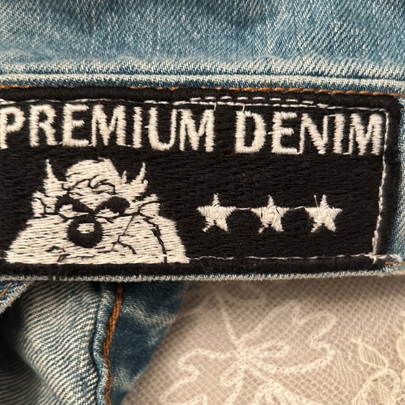 Distressed “Vintage Look” Zara oversized Denim Jacket featuring Looney Toons 🤩 - Picture 9 of 10